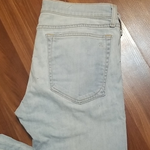 Rag & Bone Dre Capri Distressed Light Wash - Picture 4 of 15